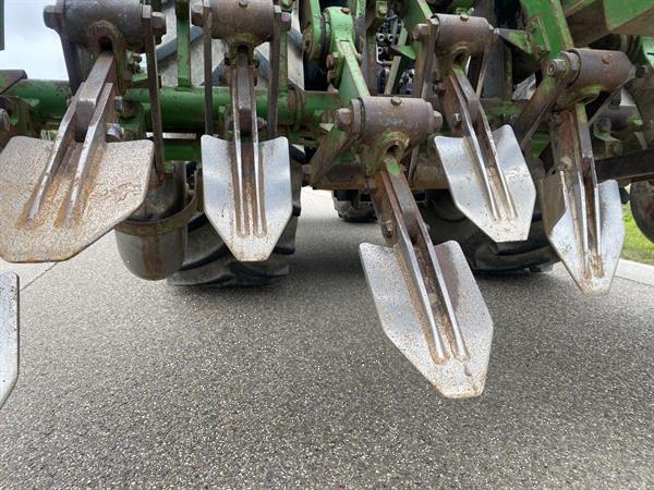 Grote foto celli ng 310 krukas spitmachine ng 310 agrarisch ploegen