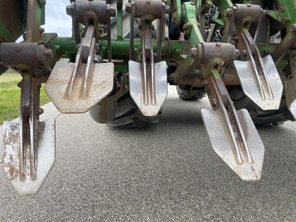 Grote foto celli ng 310 krukas spitmachine ng 310 agrarisch ploegen