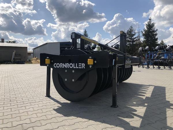 Grote foto kramer agroland cornroller mais aandruk rol agrarisch stallen