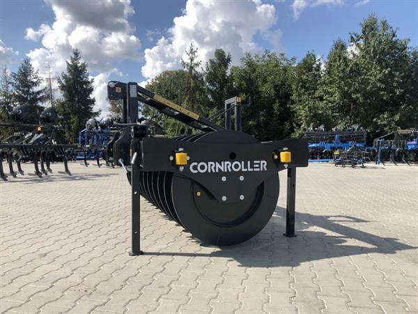Grote foto kramer agroland cornroller mais aandruk rol agrarisch stallen