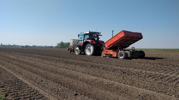 Grote foto aardappel plant poot machine structural snaren pootmachine agrarisch zaaimachines