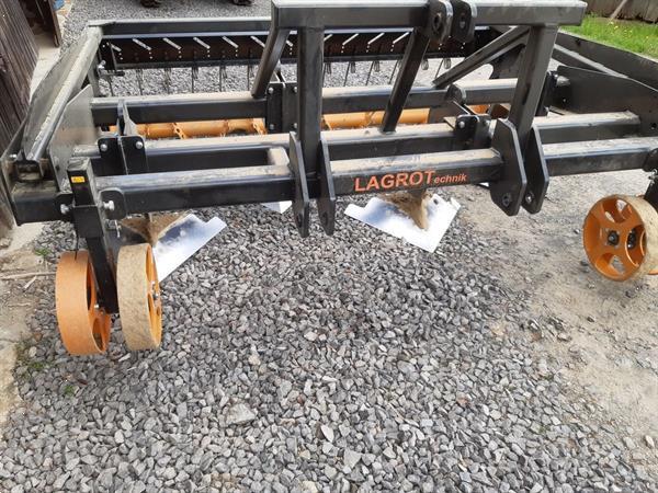 Grote foto lagrot schaaf machine agrarisch akkerbouw