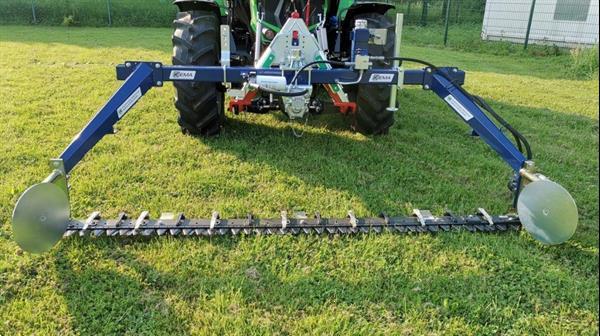 Grote foto dubbele maaibalk voor en achter aanbouw agrarisch maaiers