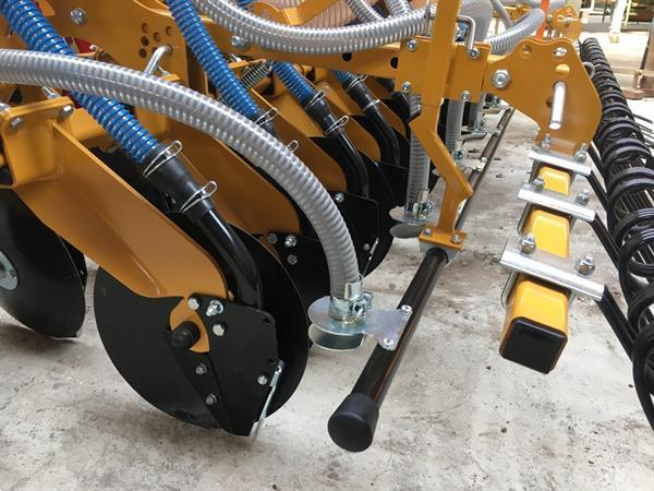 Grote foto kramer minos alpego technik plus rotoreg zaaimachine combinatie agrarisch zaaimachines