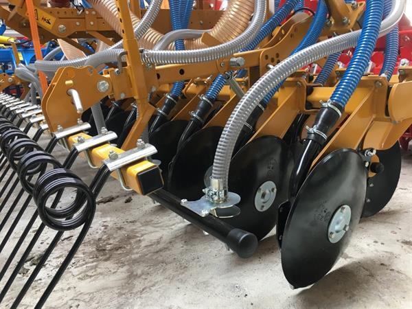 Grote foto kramer minos alpego technik plus rotoreg zaaimachine combinatie agrarisch zaaimachines