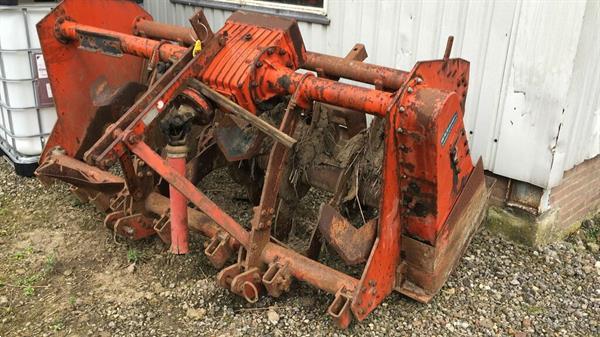 Grote foto agrator roterende spitmachine agrarisch akkerbouw