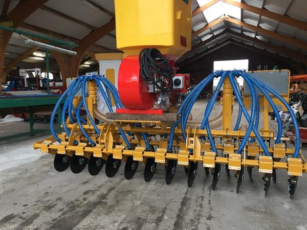 Grote foto alpego techniek zaaimachine elementen 32 voor de torenverdeler en 24 zaaielementen agrarisch zaaimachines