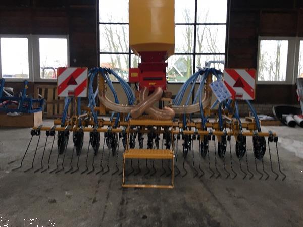 Grote foto alpego techniek zaaimachine elementen 32 voor de torenverdeler en 24 zaaielementen agrarisch zaaimachines