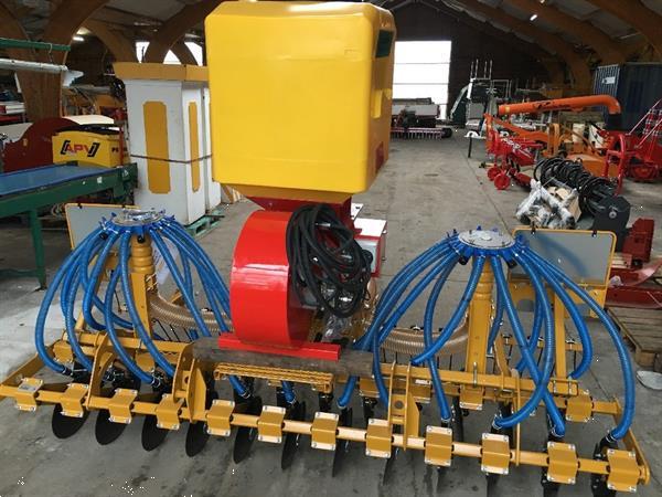 Grote foto alpego techniek zaaimachine elementen 32 voor de torenverdeler en 24 zaaielementen agrarisch zaaimachines