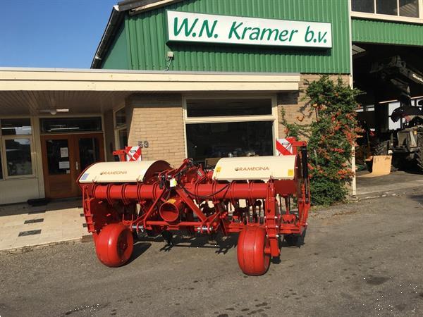 Grote foto gramegna krukasspitmachine optioneel met hef en smeersysteem agrarisch akkerbouw