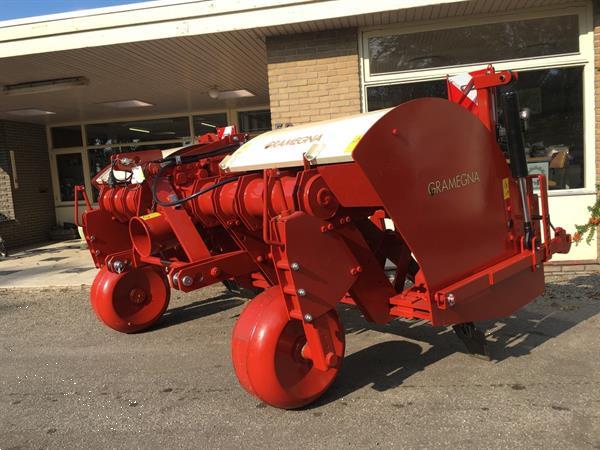 Grote foto gramegna krukasspitmachine optioneel met hef en smeersysteem agrarisch akkerbouw