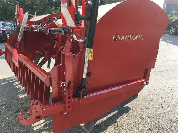 Grote foto gramegna krukasspitmachine optioneel met hef en smeersysteem agrarisch akkerbouw