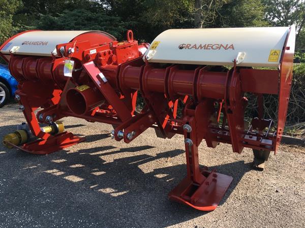 Grote foto gramegna krukasspitmachine optioneel met hef en smeersysteem agrarisch akkerbouw