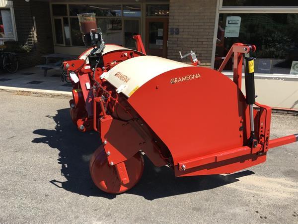 Grote foto gramegna krukasspitmachine optioneel met hef en smeersysteem agrarisch akkerbouw