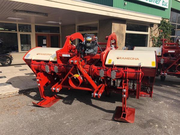 Grote foto gramegna krukasspitmachine optioneel met hef en smeersysteem agrarisch akkerbouw