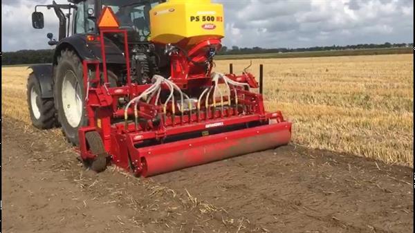 Grote foto grond bewerken zaaien geohobel ondiep grond bewerken agrarisch akkerbouw