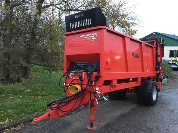 Grote foto 4 kuubs breedstrooier compost mest kramer record met wielbesturing spoor 1.50 compacte breedstrooier agrarisch strooiers