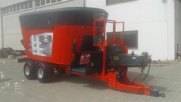 Grote foto kramer minos compacte voer mengwagen agrarisch uithalers en verdelers