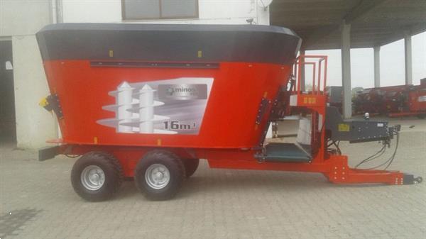 Grote foto kramer minos compacte voer mengwagen agrarisch uithalers en verdelers
