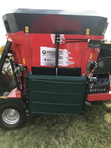 Grote foto kramer minos compacte voer mengwagen agrarisch uithalers en verdelers