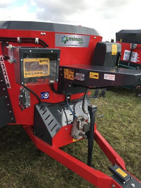 Grote foto kramer minos compacte voer mengwagen agrarisch uithalers en verdelers