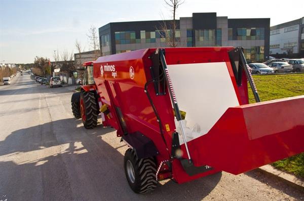 Grote foto kramer minos compacte voer mengwagen agrarisch uithalers en verdelers