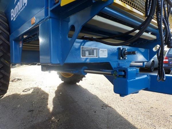 Grote foto bunning breedstrooier lowlander breedstrooier compost compact agrarisch strooiers