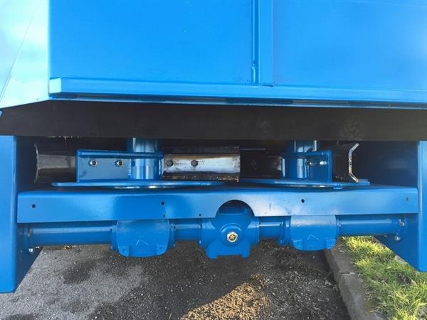 Grote foto bunning breedstrooier lowlander breedstrooier compost compact agrarisch strooiers