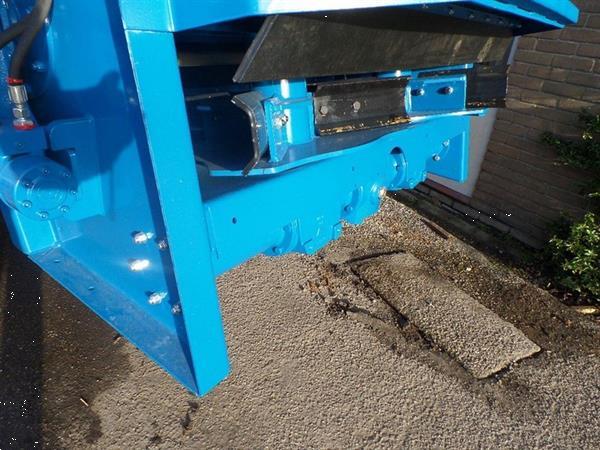 Grote foto bunning breedstrooier lowlander breedstrooier compost compact agrarisch strooiers