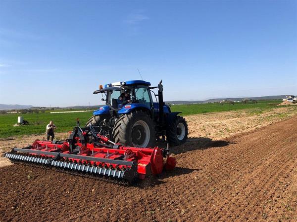 Grote foto pto minos frees tot 250 pk werkt op pto 540 en 1000 2.5 2.75 3 en 6 meter frees budget prijs agrarisch akkerbouw