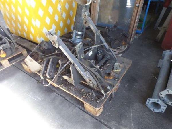 Grote foto hydraulische ondertrekhaak 3 stuks doe het zelf en verbouw onderdelen en accessoires