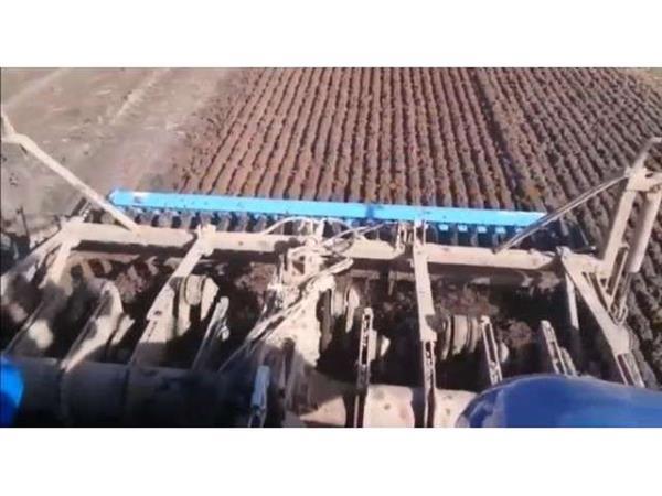 Grote foto axon aandruk rol rol ook voor de gramegna krukas spitmachine a agrarisch akkerbouw