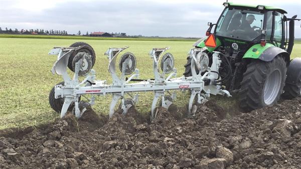 Grote foto kramer ermo ploeg diepploeg on land eco diep ploeg agrarisch akkerbouw