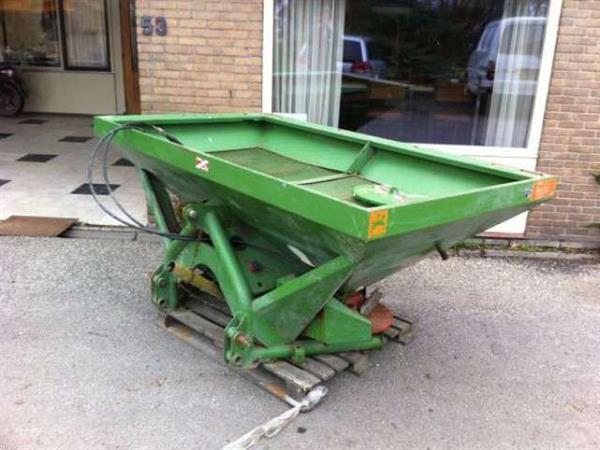 Grote foto amazone kunstmeststrooier za u 1001 tot 24 meter agrarisch kunstmestrooiers
