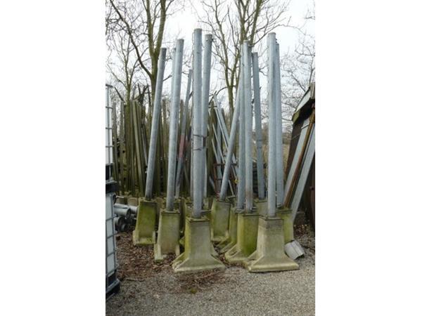 Grote foto stalen palen met betonnen voet doe het zelf en verbouw onderdelen en accessoires