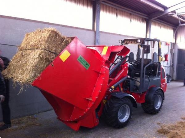 Grote foto skovbo stroverdeler straw blower strohverteiler agrarisch algemeen
