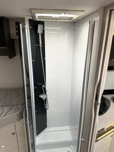Grote foto fiat challenger mageo 367 ga vip 2.3 multijet 130pk enkele bedden hefbed 2018 euro 6 marge nl apk caravans en kamperen campers