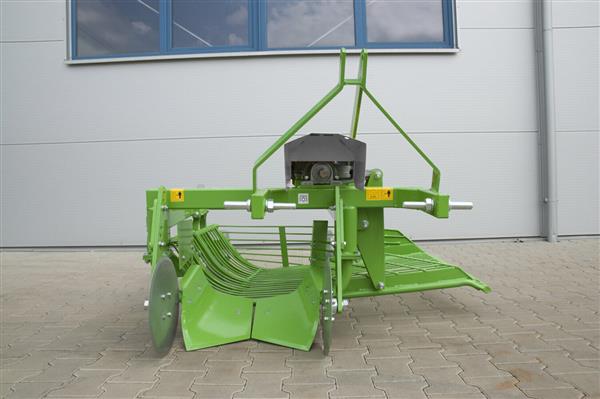 Grote foto bomet aardappelrooimachine 1 rij zijuitworp ursa z655 agrarisch mechanisatie