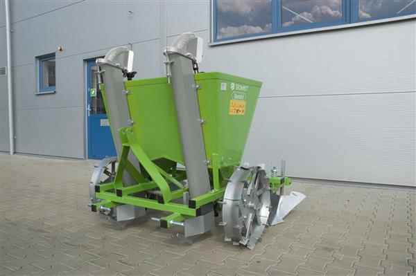 Grote foto bomet aardappelpootmachine 2 rijen s239 agrarisch mechanisatie