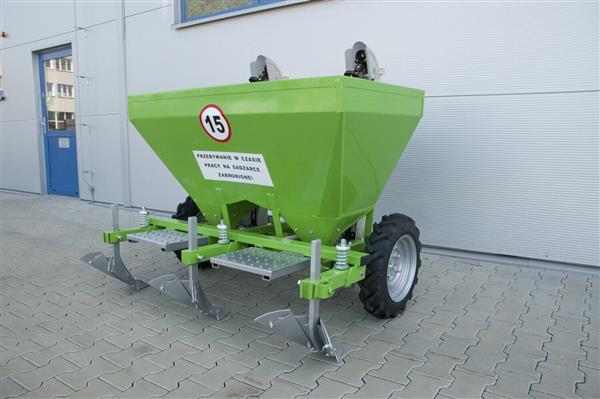 Grote foto bomet aardappelpootmachine 2 rijen s239 agrarisch mechanisatie