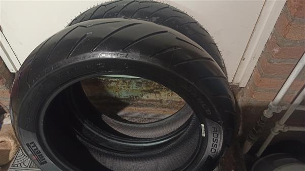 Grote foto pirelli diablo rosso motor scooter banden motoren merk onafhankelijk