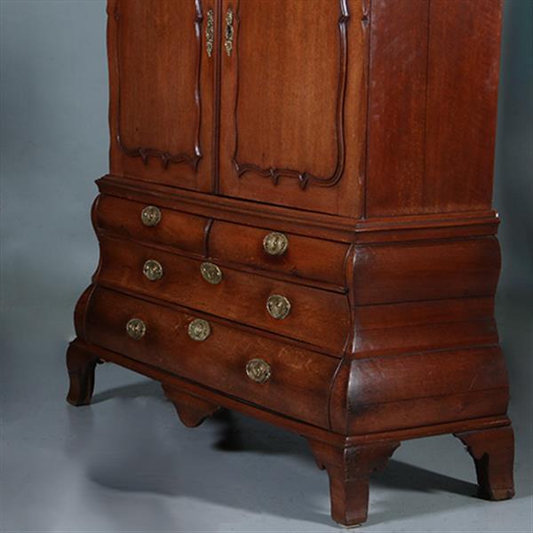 Grote foto dubbel gebogen kabinet in prachtige oude kleur 18e eeuws no.843057 antiek en kunst stoelen en banken