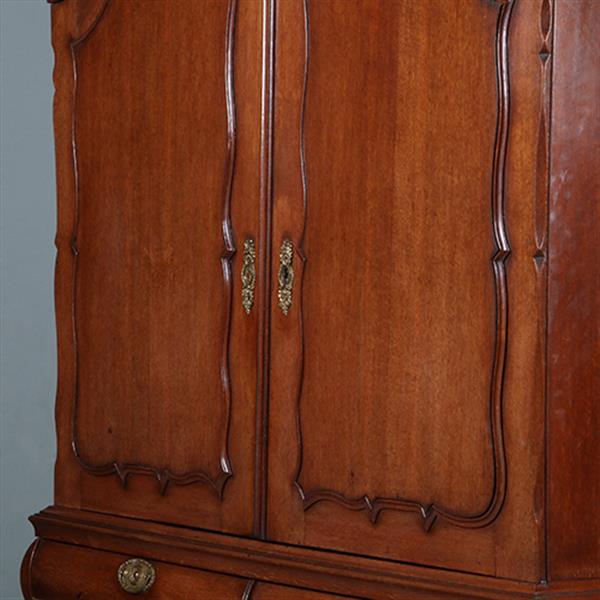 Grote foto dubbel gebogen kabinet in prachtige oude kleur 18e eeuws no.843057 antiek en kunst stoelen en banken