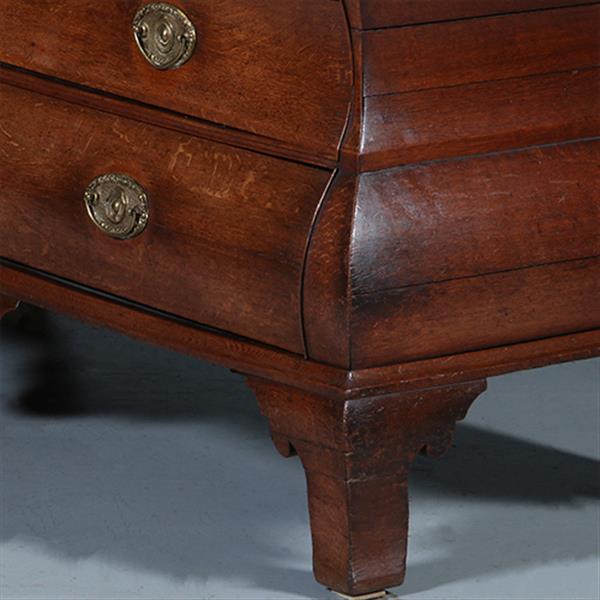 Grote foto dubbel gebogen kabinet in prachtige oude kleur 18e eeuws no.843057 antiek en kunst stoelen en banken