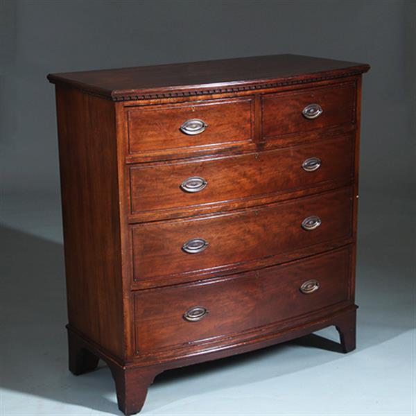 Grote foto bow front commode ca 1850 gerestaureerd en in zeer fraaie staat met brons beslag no.260615 antiek en kunst stoelen en banken