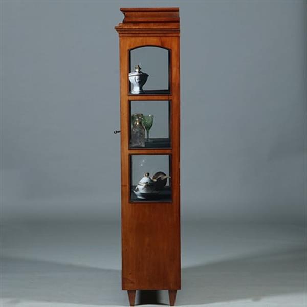 Grote foto zeer verfijnde vitrine met driezijdig glas en timpaanlade frankrijk ca 1825 fijn inlegwerk no.2606 antiek en kunst stoelen en banken