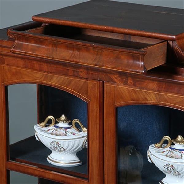 Grote foto zeer verfijnde vitrine met driezijdig glas en timpaanlade frankrijk ca 1825 fijn inlegwerk no.2606 antiek en kunst stoelen en banken