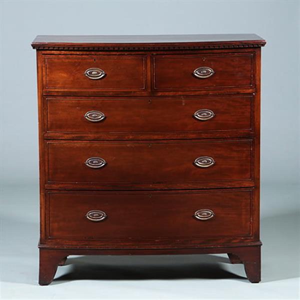 Grote foto bow front commode ca 1850 gerestaureerd en in zeer fraaie staat met brons beslag no.260615 antiek en kunst stoelen en banken
