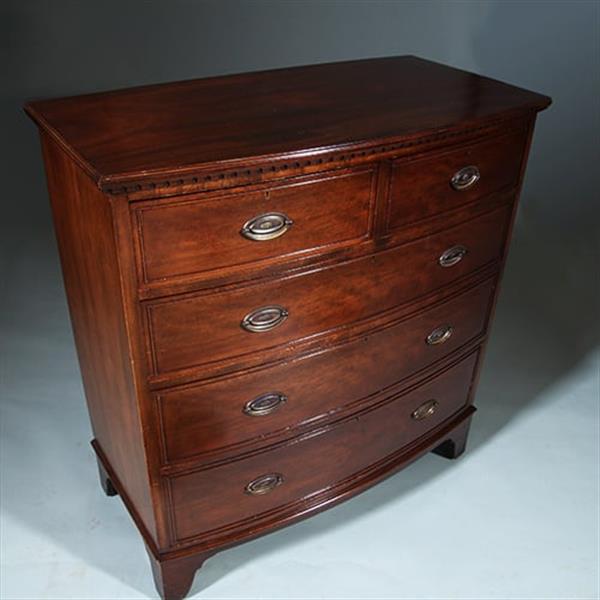 Grote foto bow front commode ca 1850 gerestaureerd en in zeer fraaie staat met brons beslag no.260615 antiek en kunst stoelen en banken