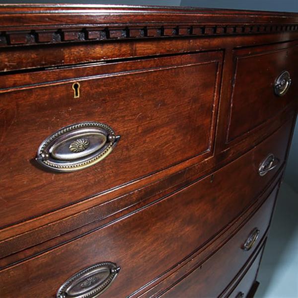 Grote foto bow front commode ca 1850 gerestaureerd en in zeer fraaie staat met brons beslag no.260615 antiek en kunst stoelen en banken